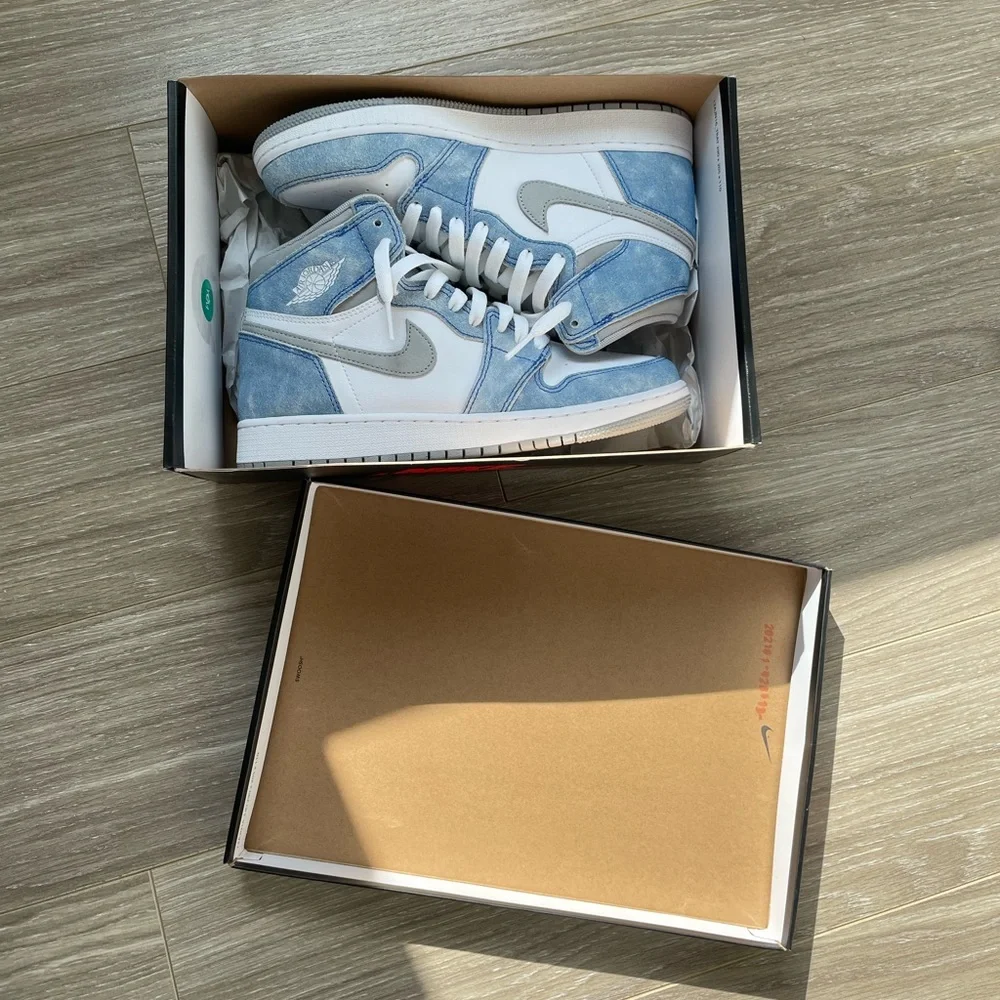 Air Jordan 1 Retro High OG GS ‘Hyper Royal’ Sz 6Y EUC like New - Picture 2 of 16